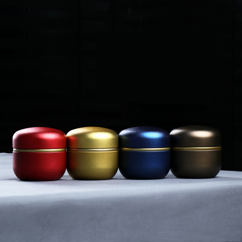 Suņi Kaķi Mazie mājdzīvnieki Kremēšana Dzelzs urna Dzīvnieku pelni Turētājs Urnas Mājdzīvnieku piemiņas zīmes Zārks bēru piemiņas izstāde mājās vai apglabāšana