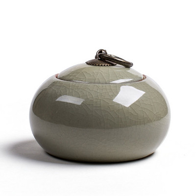 Ar rokām darināta keramikas mājdzīvnieku urna maziem suņiem kaķiem trušiem maziem dzīvniekiem piemiņas zīme kremēšana pelni bēru urna.