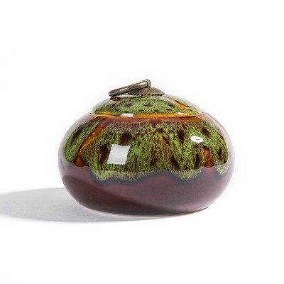 Ar rokām darināta keramikas mājdzīvnieku urna maziem suņiem kaķiem trušiem maziem dzīvniekiem piemiņas zīme kremēšana pelni bēru urna.