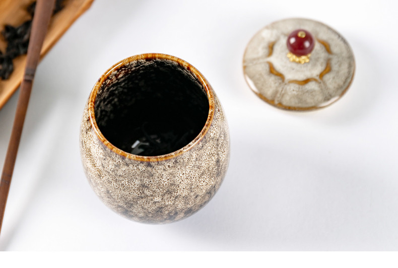 Urna za kremiranje - Pogrebna urna za kućne ljubimce - Izrađena od keramike Ručno oslikana - Prikazana pogrebna urna kod kuće ili u niši u Columbariumu