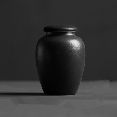 Keramikas mājdzīvnieku piemiņas suņu kaķu putnu urnas melnbaltas bēru urnas cilvēku konteiners pelnu kremēšanai mazo dzīvnieku kolumbārijs