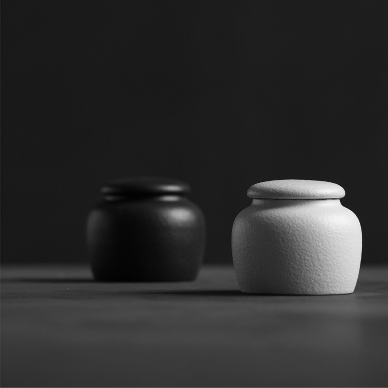Keramikas mājdzīvnieku piemiņas suņu kaķu putnu urnas melnbaltas bēru urnas cilvēku konteiners pelnu kremēšanai mazo dzīvnieku kolumbārijs