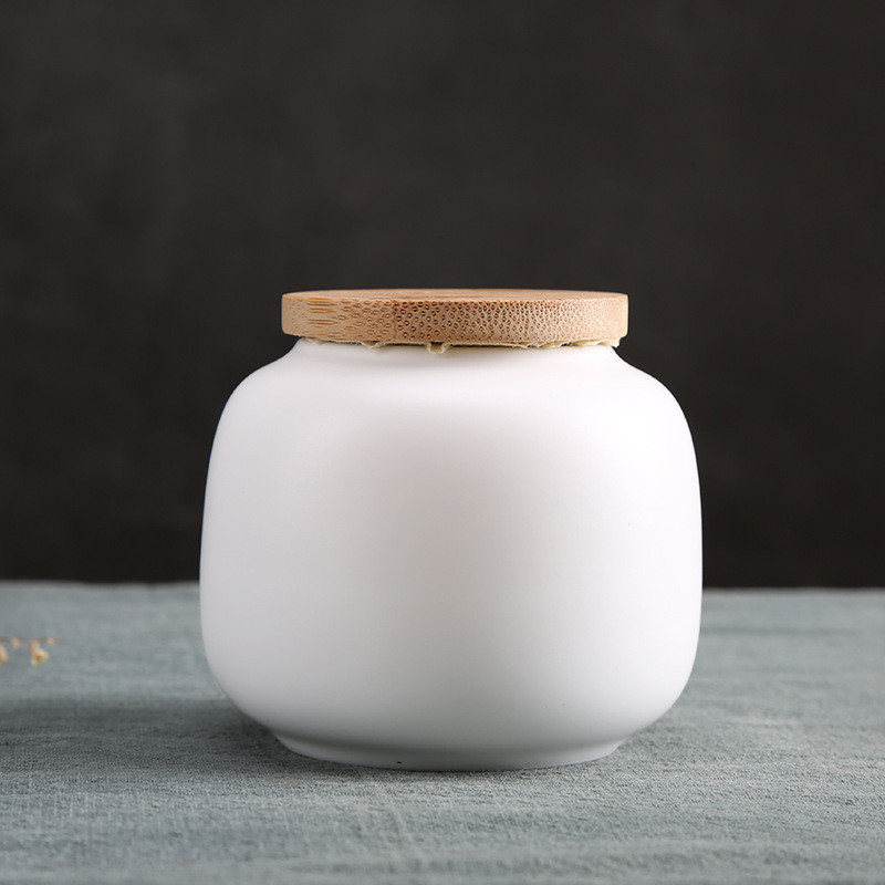 Vienkārša keramikas mājdzīvnieku urna japāņu stila suņu un kaķu mājdzīvnieku suvenīri augstas kvalitātes porcelāna māla lolojumdzīvnieku urna pelniem