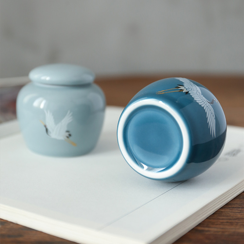 Urna za kremiranje - Pogrebna urna za kućne ljubimce - Izrađena od keramike Ručno oslikana - Prikazana pogrebna urna kod kuće ili u niši u Columbariumu