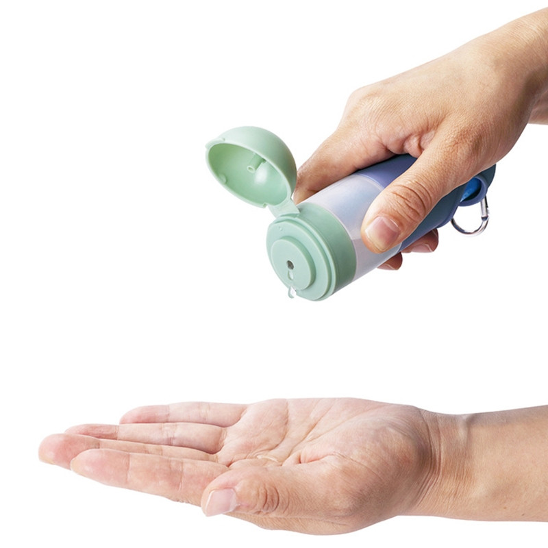 Suņu izkārnījumu maisu turētājs pavadas atkritumu maisu nesējam, kas paredzēts ešanai, skriešanai pārgājieniem