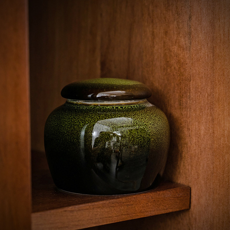 Krāsu mājdzīvnieku keramikas kārba piemiņas lolojumdzīvnieku urnas zīmoga pods Liels piemiņas zārks Porcelāna burka Mājdzīvnieku pelnu uzglabāšana Piemiņas apbedīšanas turētājs