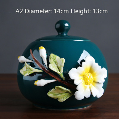 Mājdzīvnieku urnas, Roku formas ziedi, keramikas urnas, kaķu urnas, suņu urnas, aizzīmogotas burkas, grebti suvenīru rotājumi, kremācijas pelnu burkas