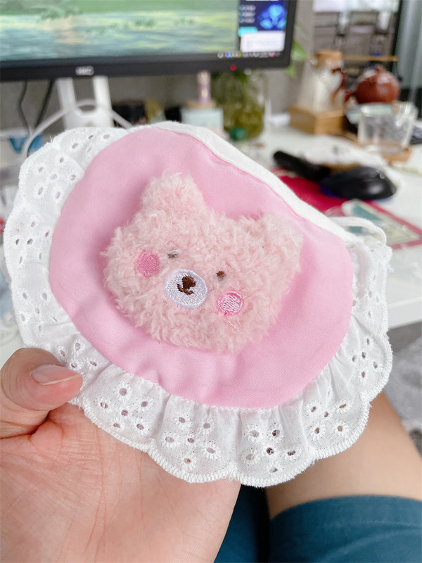 Saulaini rūtaini mājdzīvnieku suņi Bandānas priekšautiņš smaidoša seja Tīras kokvilnas kakla aksesuāri mājdzīvniekiem Karikatūra Dzīvnieku formas Vidēja Suņu kaklasiksnas