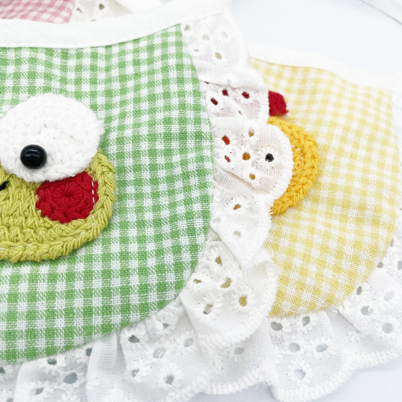 Saulaini rūtaini mājdzīvnieku suņi Bandānas priekšautiņš smaidoša seja Tīras kokvilnas kakla aksesuāri mājdzīvniekiem Karikatūra Dzīvnieku formas Vidēja Suņu kaklasiksnas