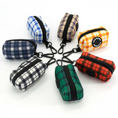 Collarlogo koera kakakoti jaoturi hoidja jalutusrihma kinnitus Protable Grid Print Lemmikloomajäätmete kakakoti jaotur õues viibimiseks