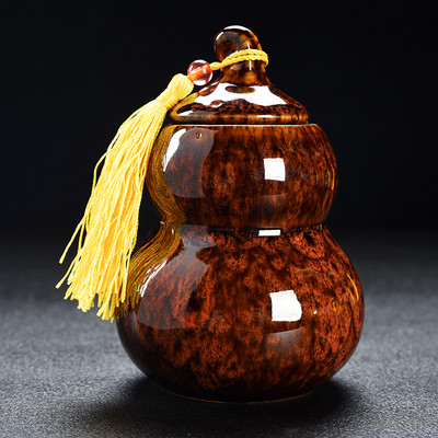 Ķirbju mājdzīvnieku urna — mājdzīvnieki, kas aprakti keramikas tvertnes urnās vai iekšā