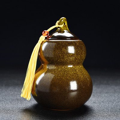 Ķirbju mājdzīvnieku urna — mājdzīvnieki, kas aprakti keramikas tvertnes urnās vai iekšā