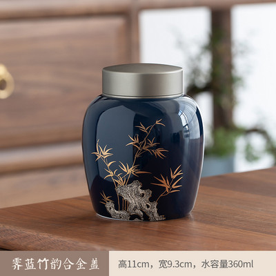 Apbedīšanas kremācijas urnas mazo mājdzīvnieku pelniem un piemiņas ar rokām apgleznota keramika Aizzīmogota burka — apbedīšanas urnas mājās