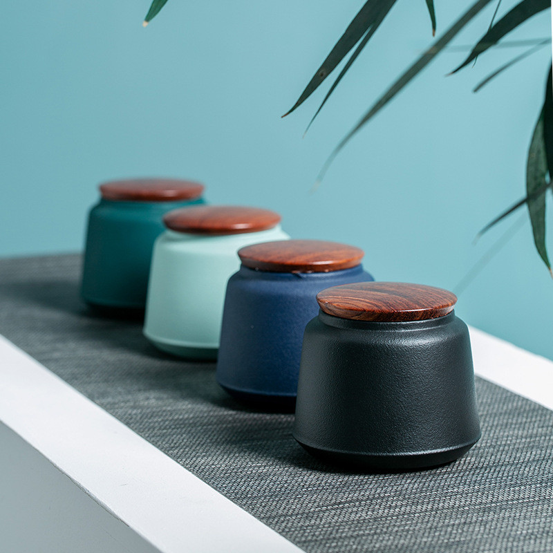 2021 vruća stilska urna kućni ljubimac ručno rađena zlatna keramička mini staklenka prijenosna zatvorena staklenka male veličine uspomene za pohranu pepela za kremiranje životinja