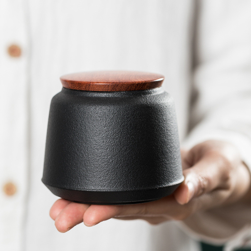 2021 vruća stilska urna kućni ljubimac ručno rađena zlatna keramička mini staklenka prijenosna zatvorena staklenka male veličine uspomene za pohranu pepela za kremiranje životinja