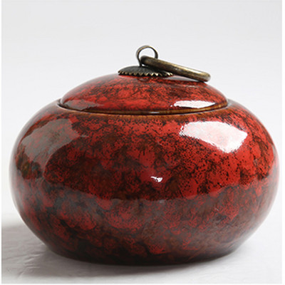 Retro vasest pandlaga keeratav sisekate lausriidest servaga pakitud keraamiline lemmiklooma urni suurus: 10,8x7,6 cm