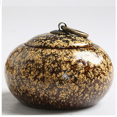 Retro vasest pandlaga keeratav sisekate lausriidest servaga pakitud keraamiline lemmiklooma urni suurus: 10,8x7,6 cm