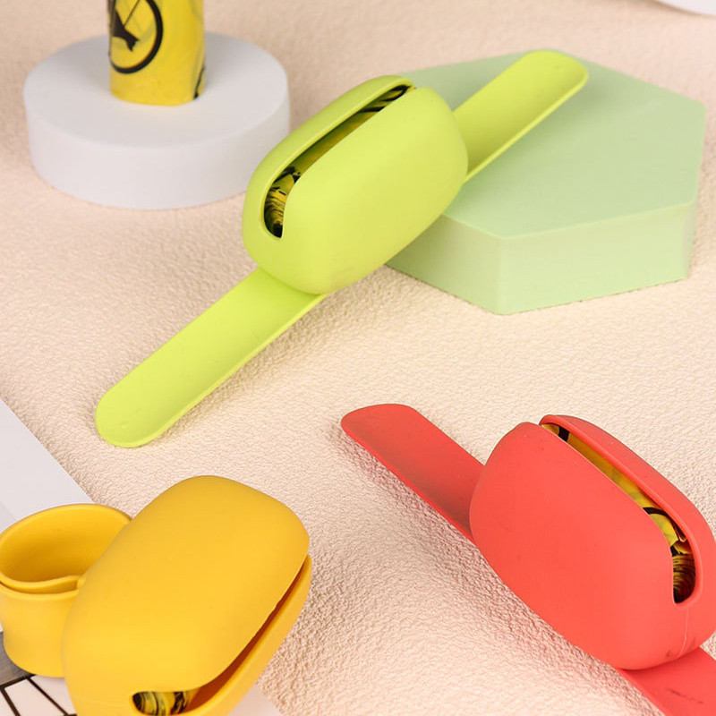 Puppy Dog Poop Scooper Bag Dispenser Set vreća za smeće Dizajn narukvice Držač za izmet Prijenosni pribor za lopaticu za kućne ljubimce