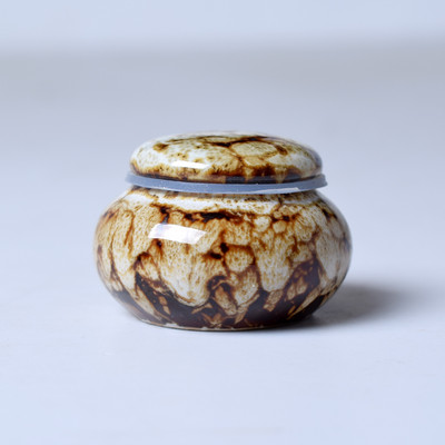 Skrūvējamās mutes kartes dizains pie 15 ml ūdens tilpuma pudeles Mini Ceramic Pot mājdzīvnieku keramikas urnas mutes