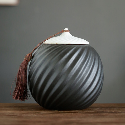 Urna za kremiranje - Pogrebna urna za kućne ljubimce - Izrađena od keramike Ručno oslikana - Prikazana pogrebna urna kod kuće ili u niši u Columbariumu