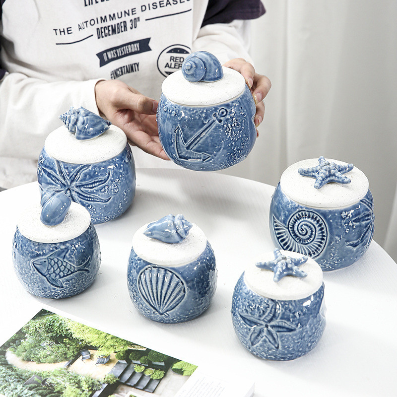 Mājdzīvnieku urna Apbedīšanas urna Kremācijas urnas cilvēku pelniem Pieaugušais liels mājdzīvnieks apbedīšanas urnām mājās vai nišā Kolumbārija memoriālā