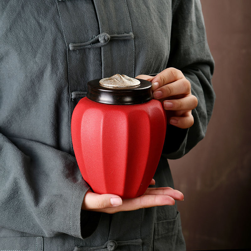 2021. gada karstā stila urna mājdzīvnieks ar rokām darināta zelta keramikas mini burka pārnēsājama aizzīmogota maza izmēra burka dzīvnieku kremācijas pelnu uzglabāšanas piemiņas lietas