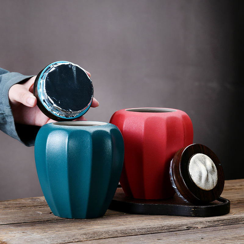 2021. gada karstā stila urna mājdzīvnieks ar rokām darināta zelta keramikas mini burka pārnēsājama aizzīmogota maza izmēra burka dzīvnieku kremācijas pelnu uzglabāšanas piemiņas lietas