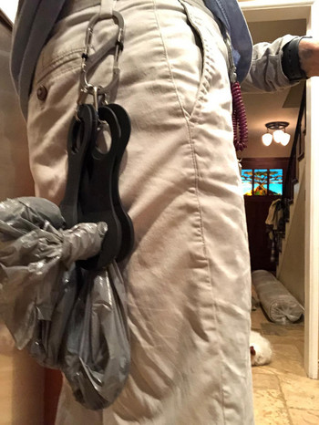 PVC чанта за кучешки изпражнения Държач за домашни кучета Автомобилен носач за изпражнения Издръжливо въже за теглене на кучета Разпределител за каишка за кучета Почистващи материали