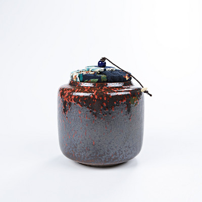 Memorijalna urna Memorijalna urna Pogrebna urna Urne za kremiranje Pepeo Prikaz grobne urne kod kuće u niši u Columbariumu