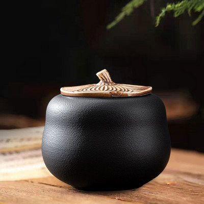 Keraminiai maisto saugojimo stiklainiai, cukraus laikymo puodai, stiklainiai, imbiero stiklainiai, arbatos laikymo indai, virtuvė, prieskonių stalviršis