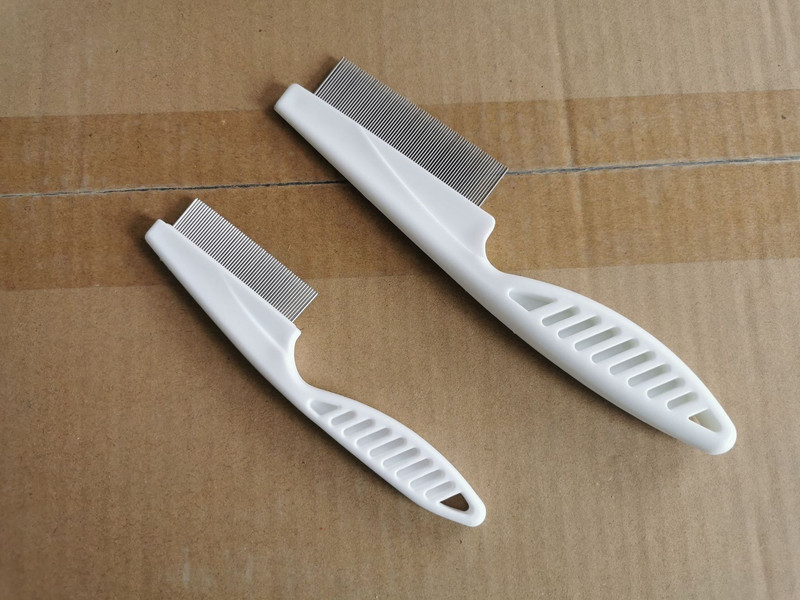 Balta suņu kopšanas blusu ķemme Mājdzīvnieku kopšanas ķemme Kaķu matu suka Blusu noņemšana Masāžas ķemme Mājdzīvnieki Piederumi Mājdzīvnieku kopšana Portatīvie instrumenti