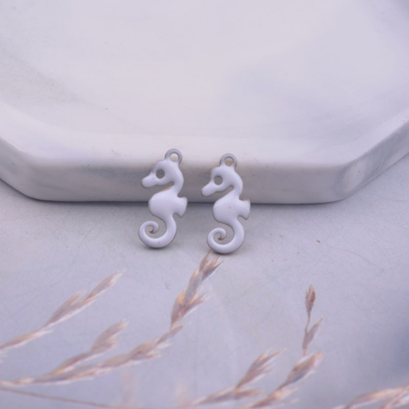 30gab 6*12mm abām virsmām emaljas zivs astes piekariņi vara emaljas kulons DIY rotaslietu izgatavošana