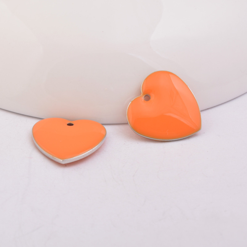 30gab 10*16mm emaljēti vizuļi sirdis piekariņi varš Divpusēji atspoles Sudraba krāsas sirds kulons Nesatur niķeli un Svinu