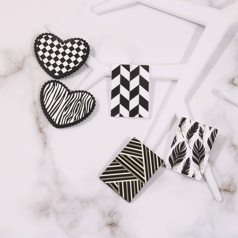 4 gab akrila melna sirds piekariņi rotaslietas aksesuāri kvadrātveida auskaru DIY kulonu sastāvdaļas