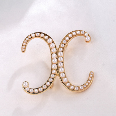 WEIMANJINGDIAN jaunpienācēji, imitēti pērļu burti, sākotnējās saktas piespraudes zelta krāsā