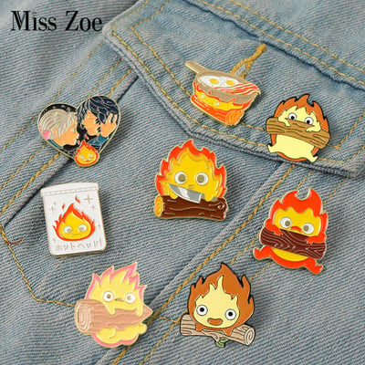 Calcifer Enamel Pin Custom Fire Elf Японски аниме Брошки Аниме Брошка Значка за ревер Карикатура Бижута Подарък за деца Приятели