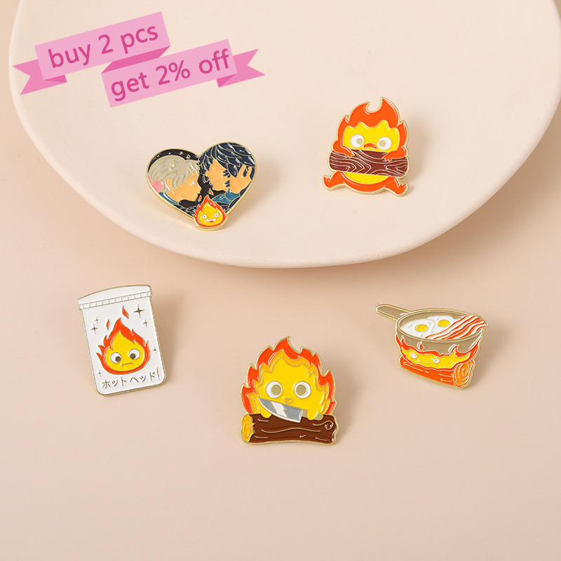 Calcifer Emajl Pin Custom Fire Elf Japanski anime broševi Anime broš značka za rever Crtić Nakit Poklon za djecu Prijatelji