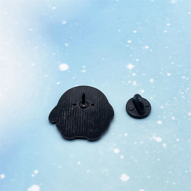 Zabavni crtić, slatka žuta patka s nožem u ruci, dizajn, metalni emajlirani broš, kreativna osobnost, značka za najboljeg prijatelja, poklon igla