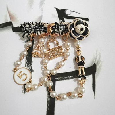 Balts, melns Camellia saktas komplekts sievietēm Apģērbs Bow Camellia Flower Nr.5 Pin Channel Rotaslietas Vintage sprādze