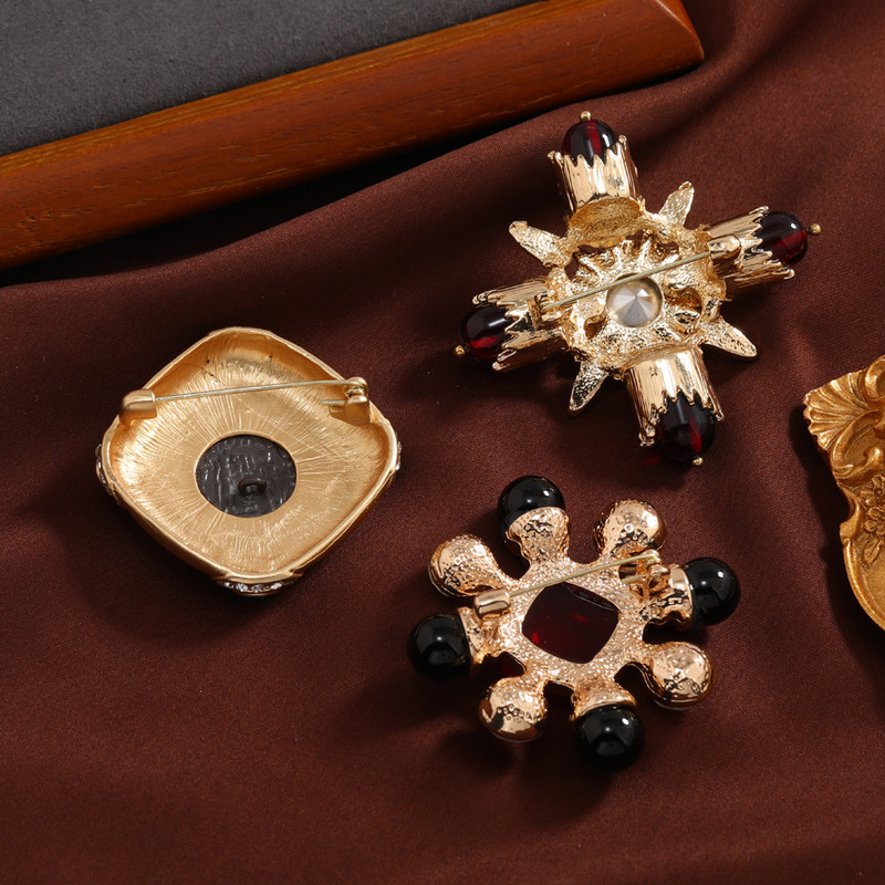 Morkopela Crveni križ Broševi Stil palače Elegantni šarm Broš igla za žene Muškarci Modni dodaci Pokloni za vjenčanje
