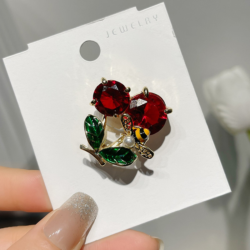 Easya 2022 Novi ženski luksuzni nakit Odjevni dodaci Kristalno crvena trešnja Broš Darovi za djeveruše Rođendanski darovi za djevojčice