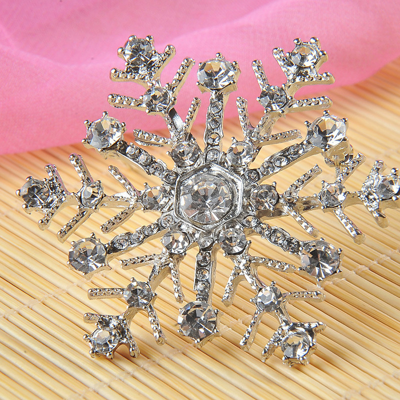 Vairumtirdzniecība Rhinestone Snowflake Broša Rudens Ziemas Dizains Fashion Party Brošas Augstas kvalitātes aksesuāri