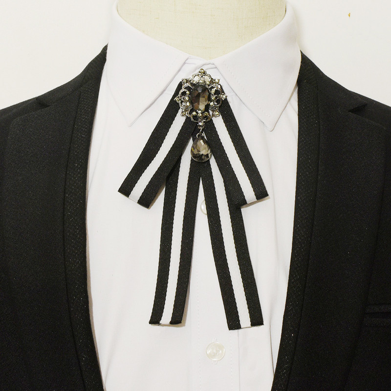 Visokokvalitetna retro crno-bijela prugasta tkanina Leptir mašna Broševi Trake Broševi Igle za revere i broševi Bedž Ženski dodaci
