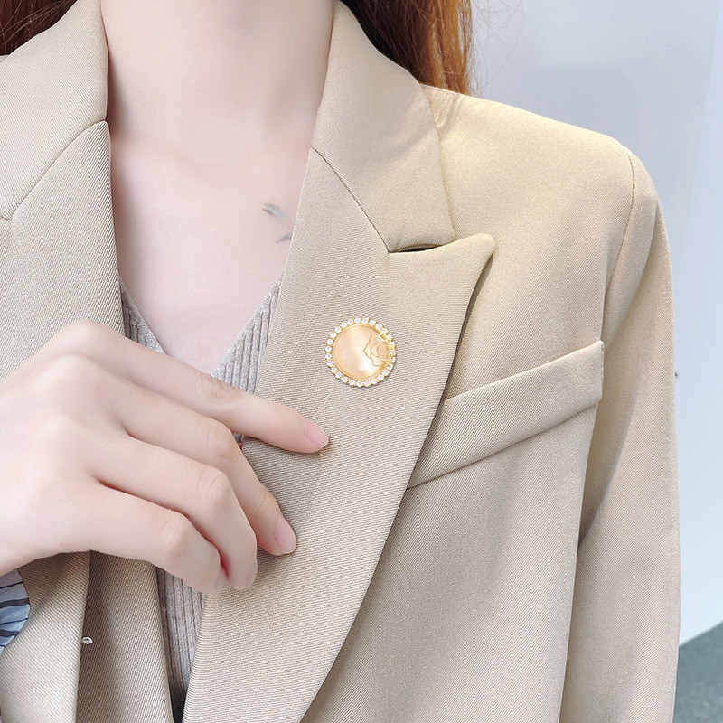 Vrhunski šuplji broš s cvijetom ruže Opalni kristalni magnetski broševi Bez igle Šal Džemper Koržaž Fiksni dodaci za odjeću