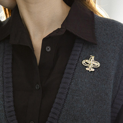 Vrhunski zrakoplov koji se može rotirati Broševi za muškarce i žene Kristalni cirkon igle za revere Luksuzni nakit Odjevni dodaci