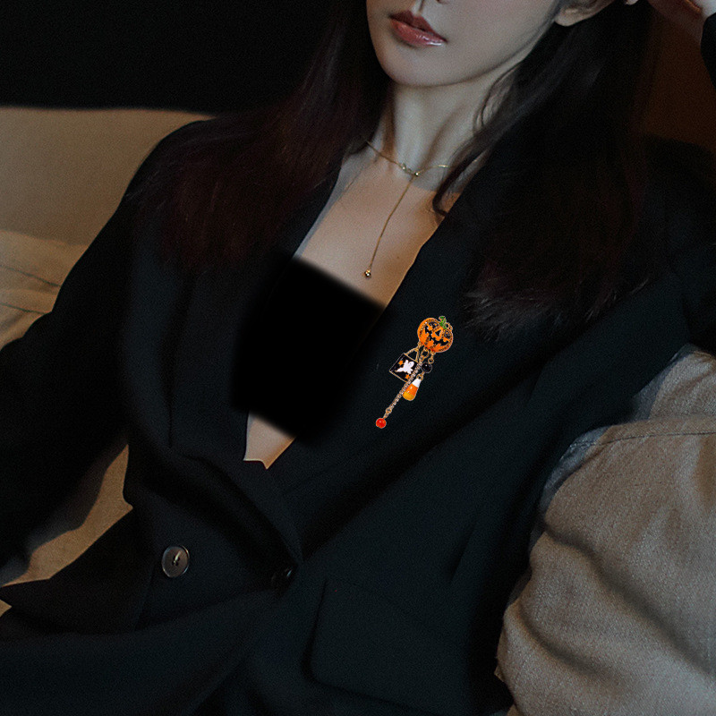 Halloween Ghost Smiješni broš od bundeve Emajl Kristalna kićanka Igle za rever Broševi za zabave Pokloni za žene i muškarce Dodaci