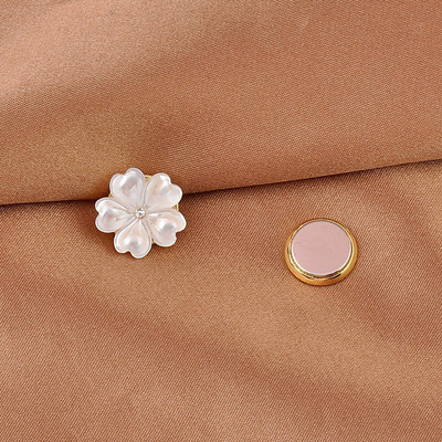 2021. gada modes dabīgo gliemežvāku ziedu magnētiskā piespraude, kļavu lapu nozīmīte ballīte Biroja ikdienišķas greznas rotaslietas sievietēm, aksesuāri