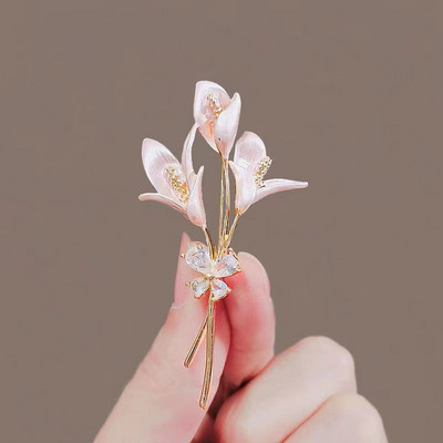 Novi modni broš s kristalnim cvijetom Leptir Pčela Značka s kukcem Igle za revere Odijelo Korsaž Luksuzni broševi za ženske dodatke