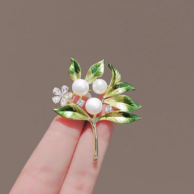 Novi modni broš s kristalnim cvijetom Leptir Pčela Značka s kukcem Igle za revere Odijelo Korsaž Luksuzni broševi za ženske dodatke