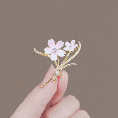 Novi modni broš s kristalnim cvijetom Leptir Pčela Značka s kukcem Igle za revere Odijelo Korsaž Luksuzni broševi za ženske dodatke